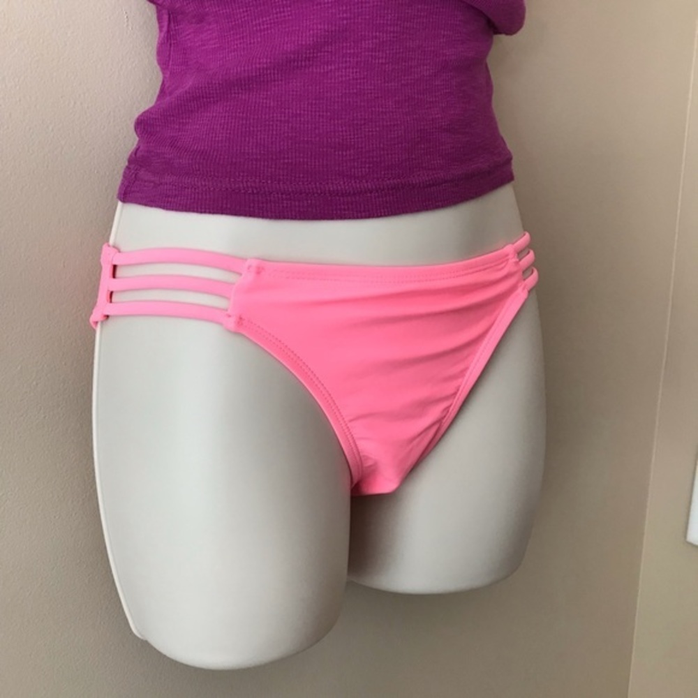 Xhilaration Pink Bikini Bottoms Size Small EUC - Picture 2 of 3